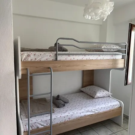Alexandros Apartment *